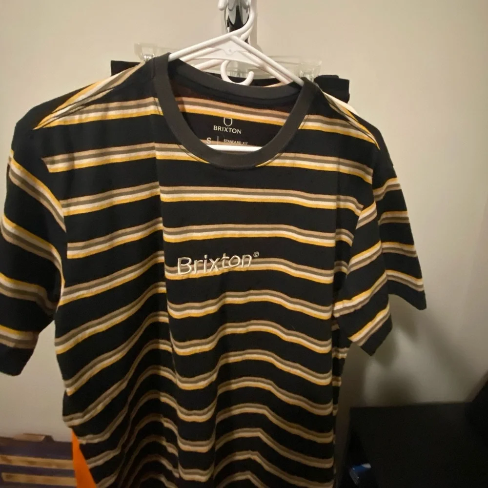 5 Tee Shirts , - Picture 2 of 5
